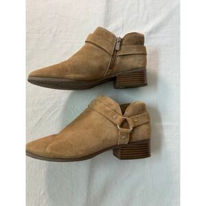 Kenneth Cole Reaction Side Skip Harness Tan Suede Ankle Boots Women 9.5 07-21